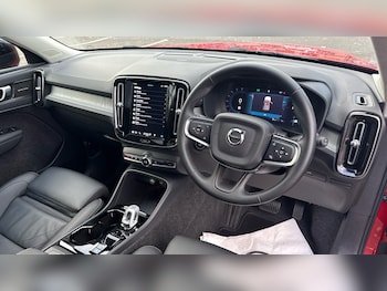 Used Volvo XC40 2025 for sale - 76725509: Photo