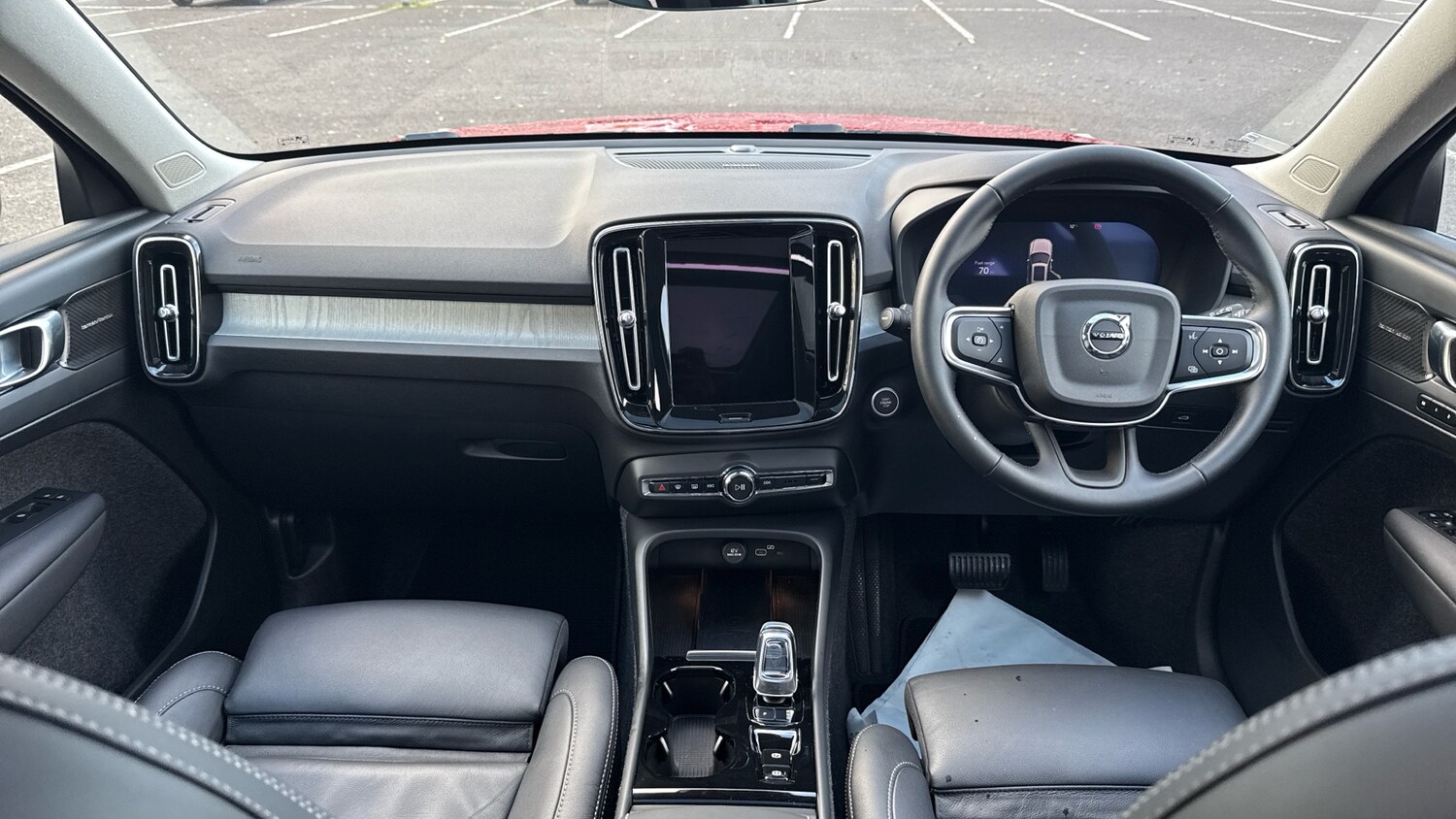 Used Volvo XC40 2025 for sale - 76725509: Photo 5