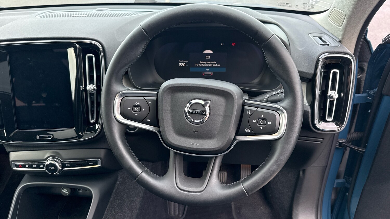 Used Volvo XC40 2024 for sale - 76653249: Photo 10