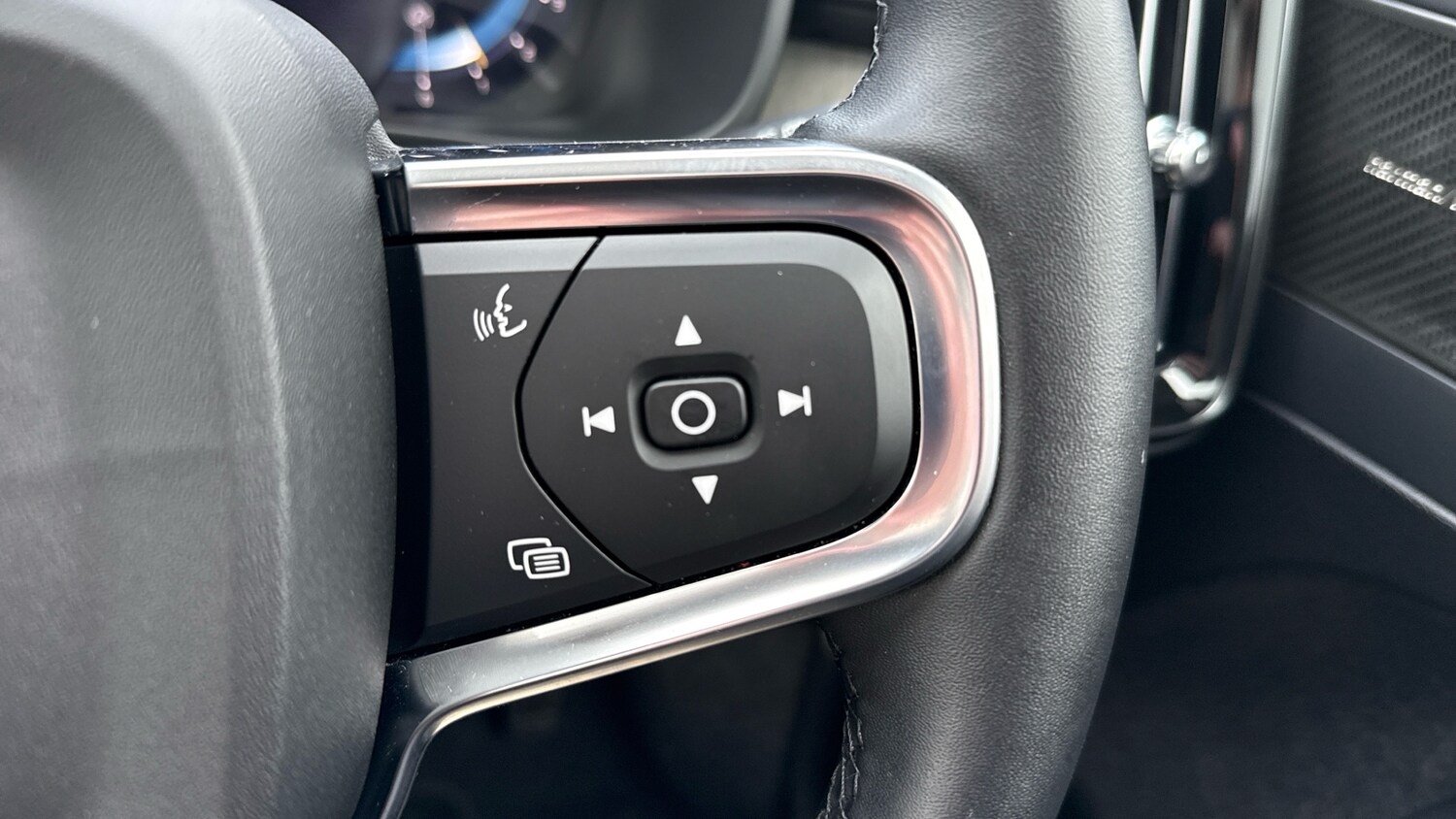 Used Volvo XC40 2024 for sale - 76653249: Photo 20