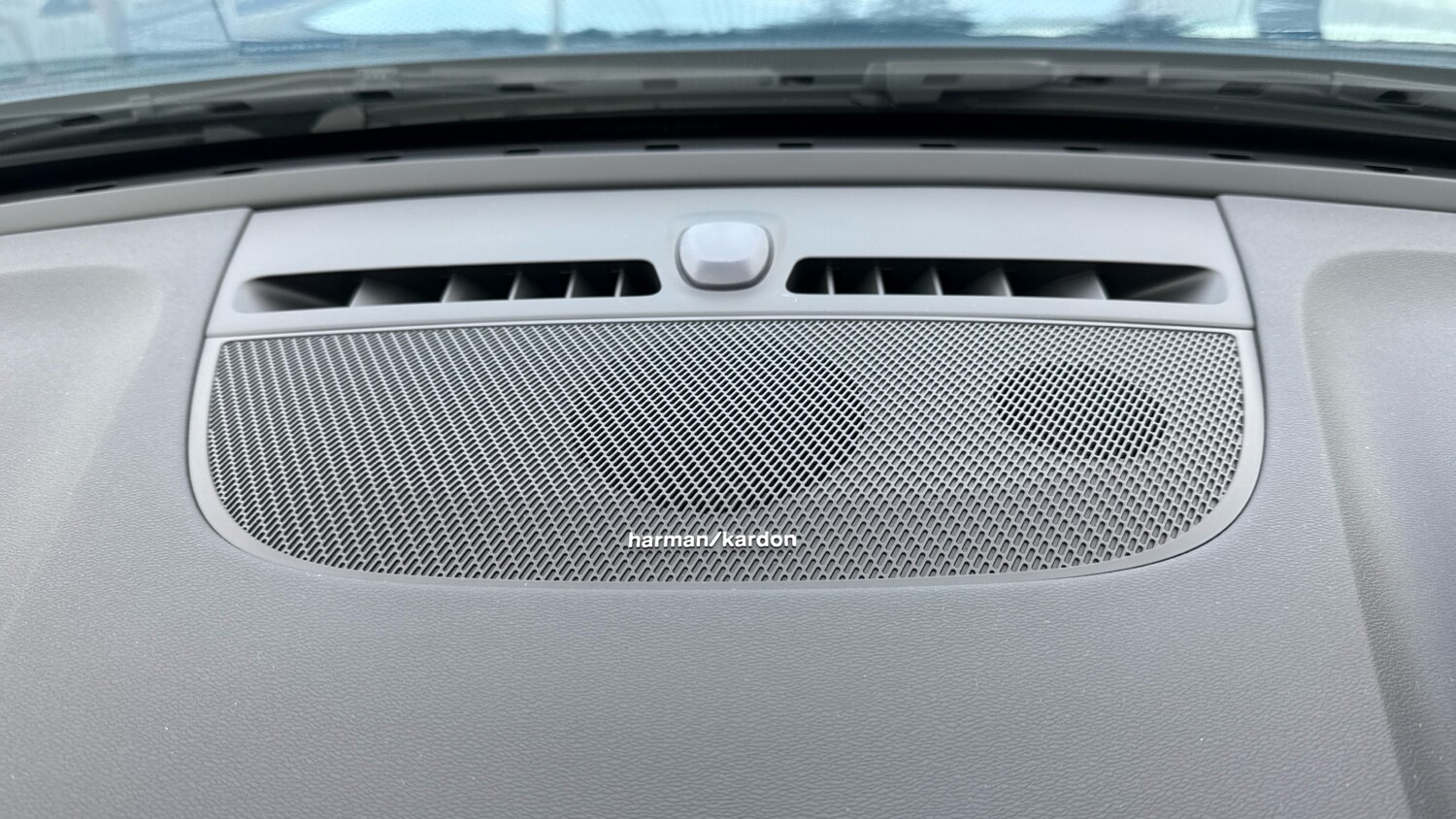 Used Volvo XC40 2024 for sale - 76653249: Photo 23