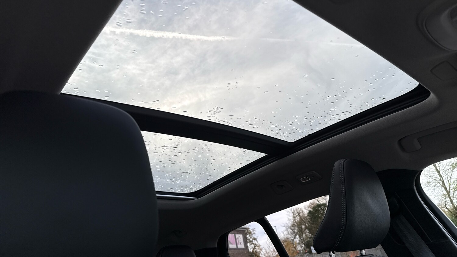 Used Volvo XC40 2024 for sale - 76653249: Photo 29