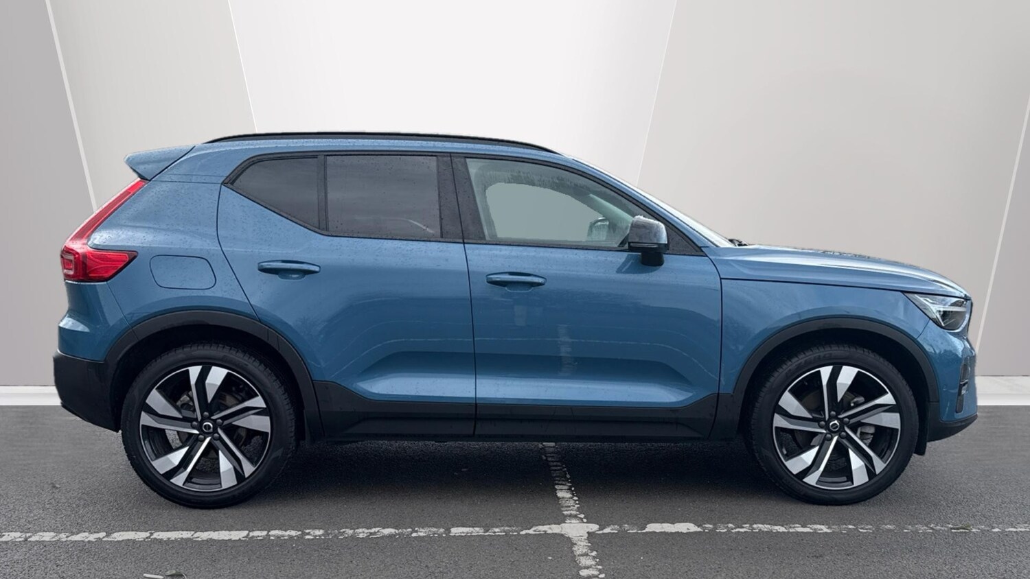 Used Volvo XC40 2024 for sale - 76653249: Photo 3