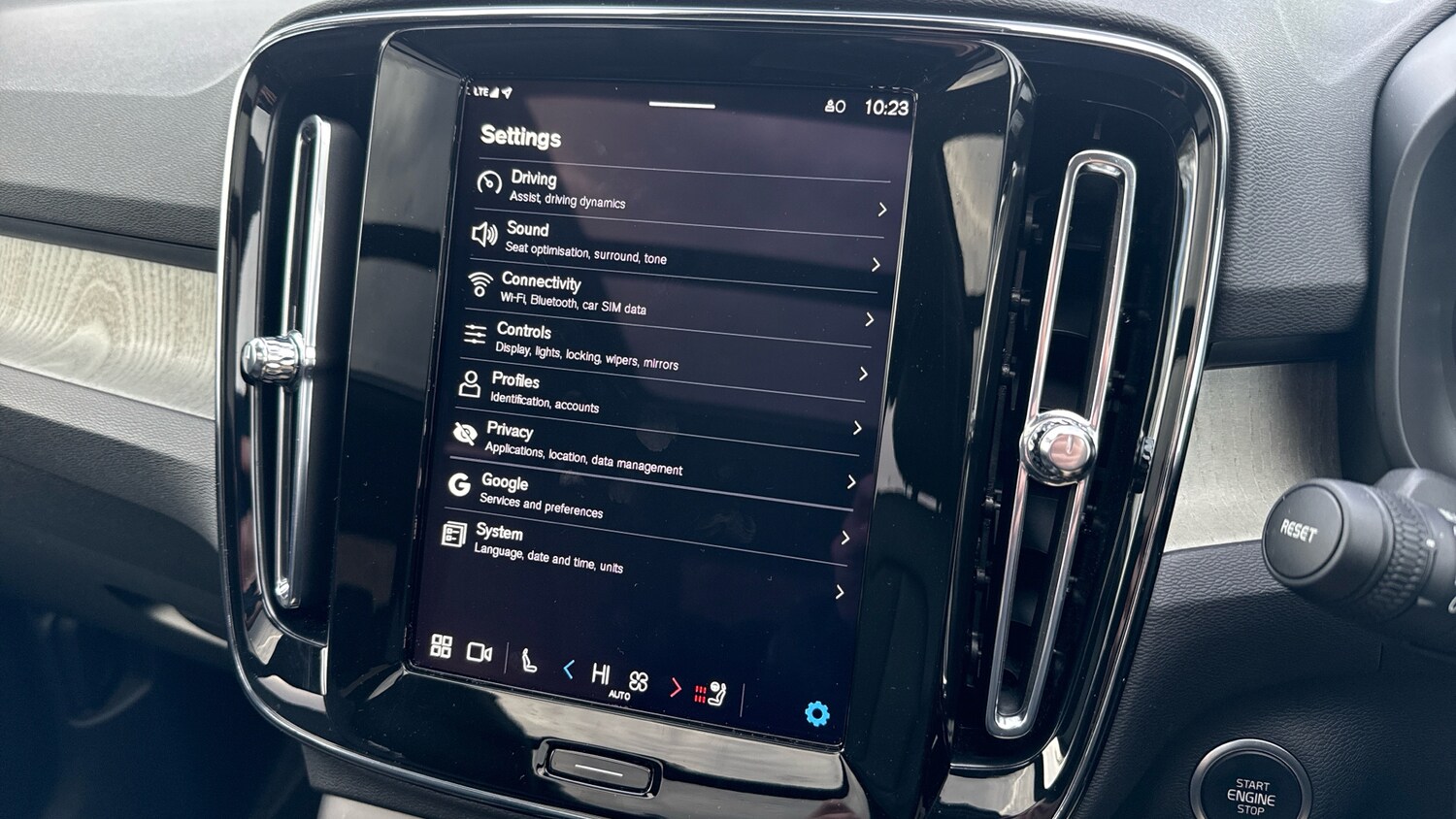 Used Volvo XC40 2024 for sale - 76653249: Photo 37