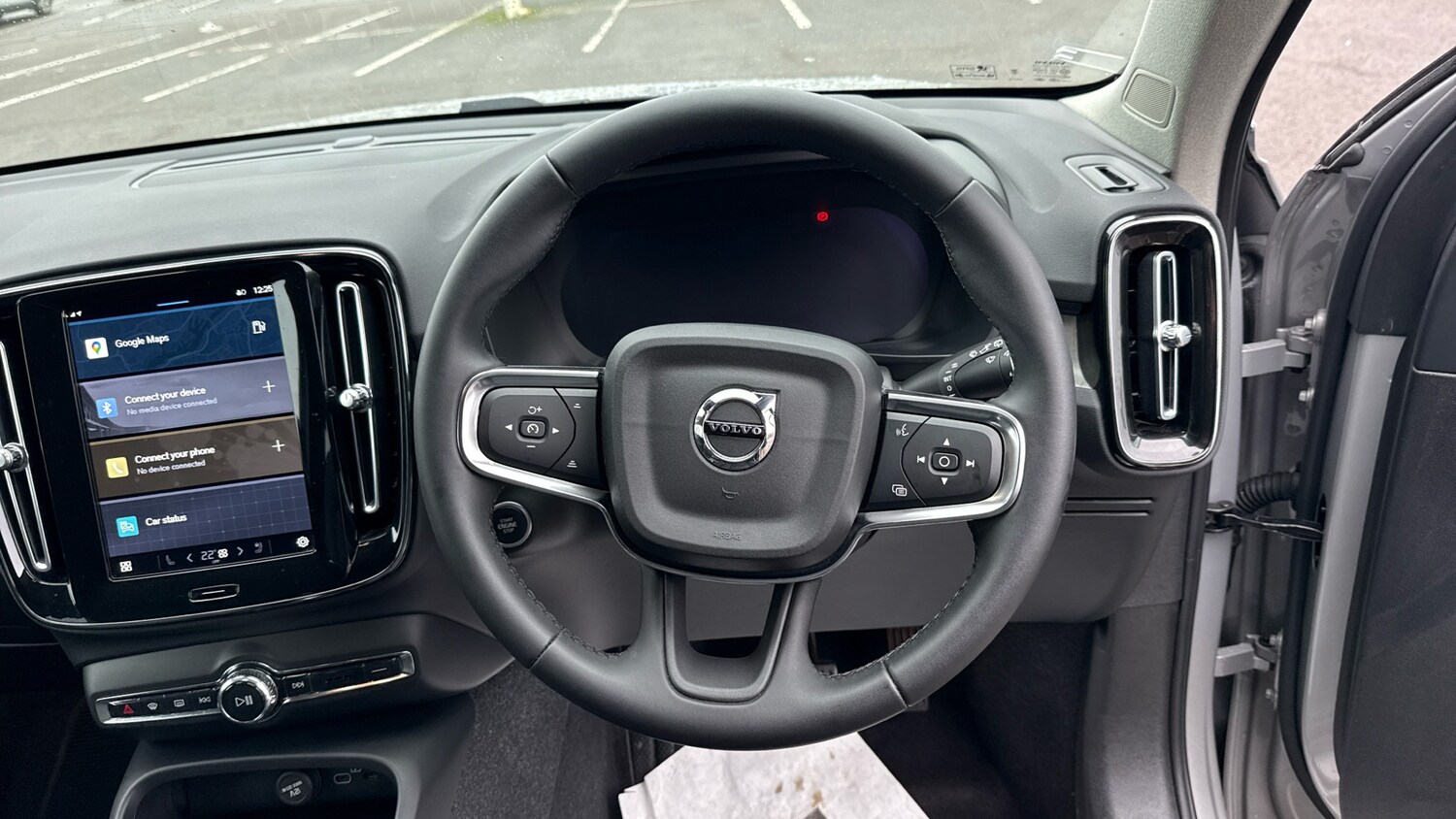 Used Volvo XC40 2023 for sale - 77965644: Photo 10