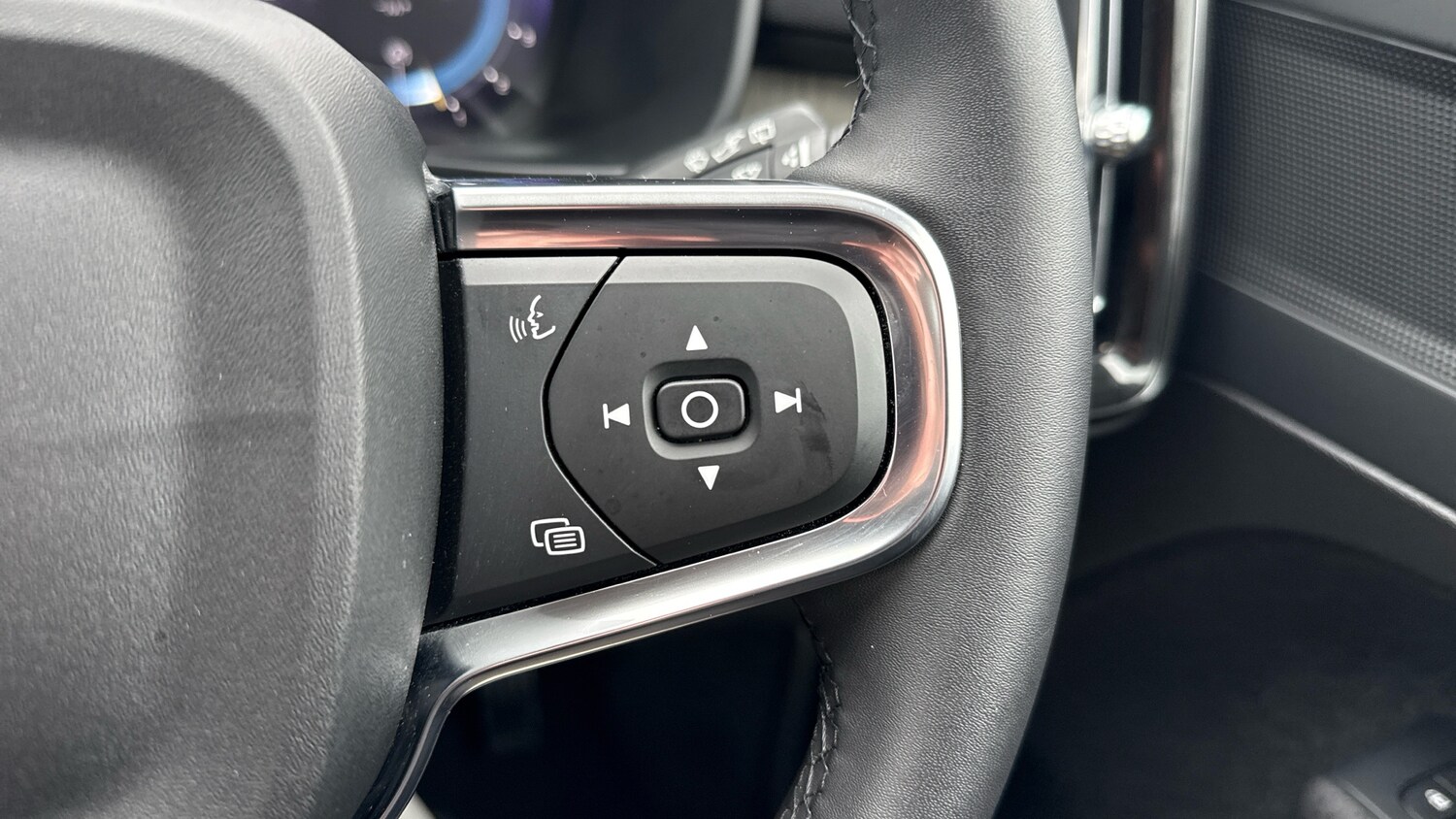 Used Volvo XC40 2023 for sale - 77965644: Photo 20