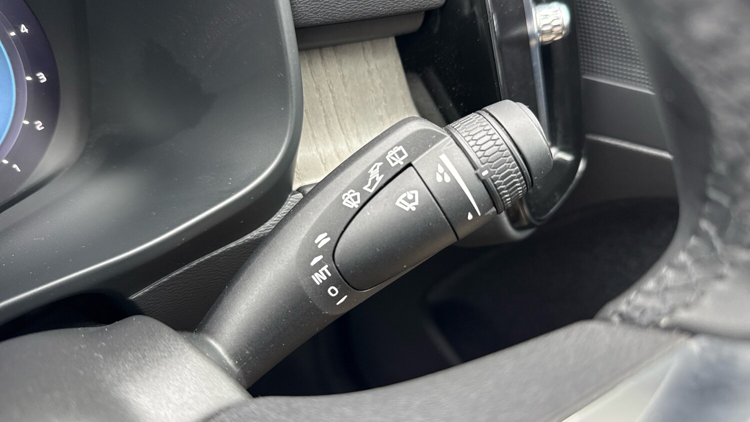 Used Volvo XC40 2023 for sale - 77965644: Photo 21