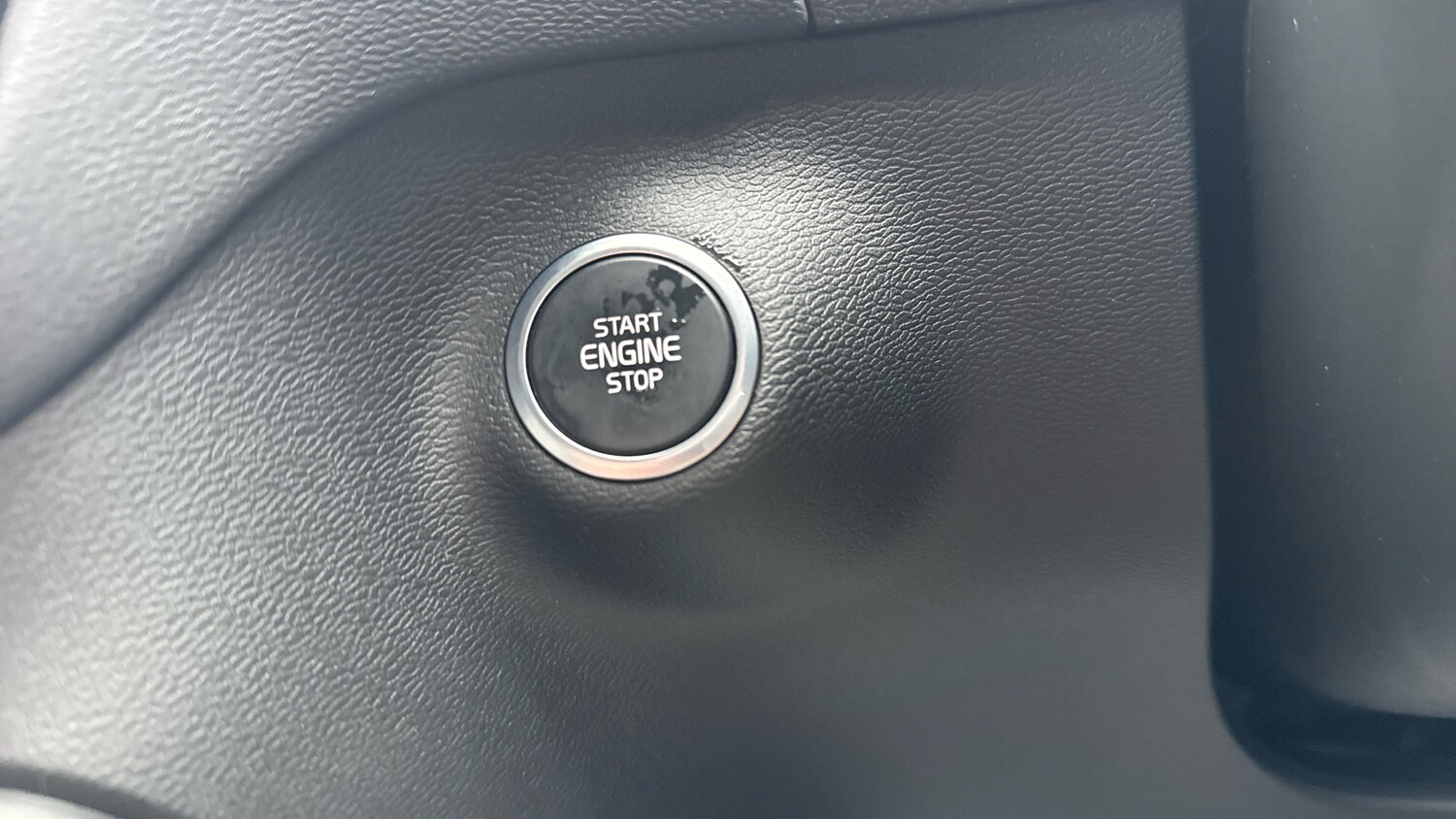 Used Volvo XC40 2023 for sale - 77965644: Photo 24