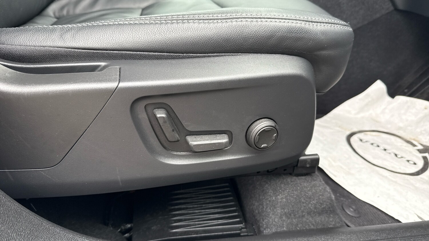 Used Volvo XC40 2023 for sale - 77965644: Photo 27