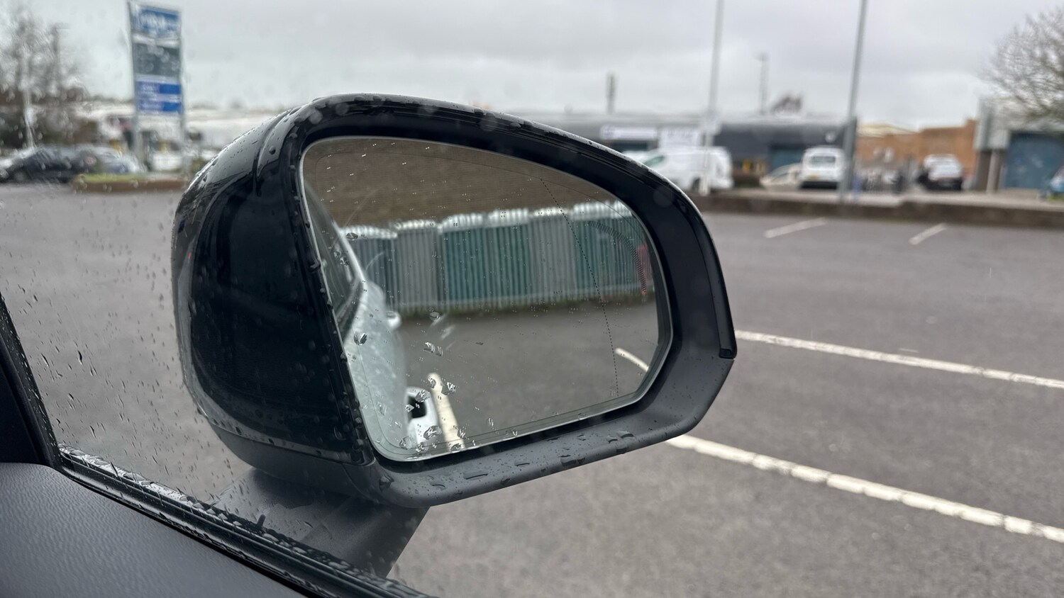 Used Volvo XC40 2023 for sale - 77965644: Photo 28