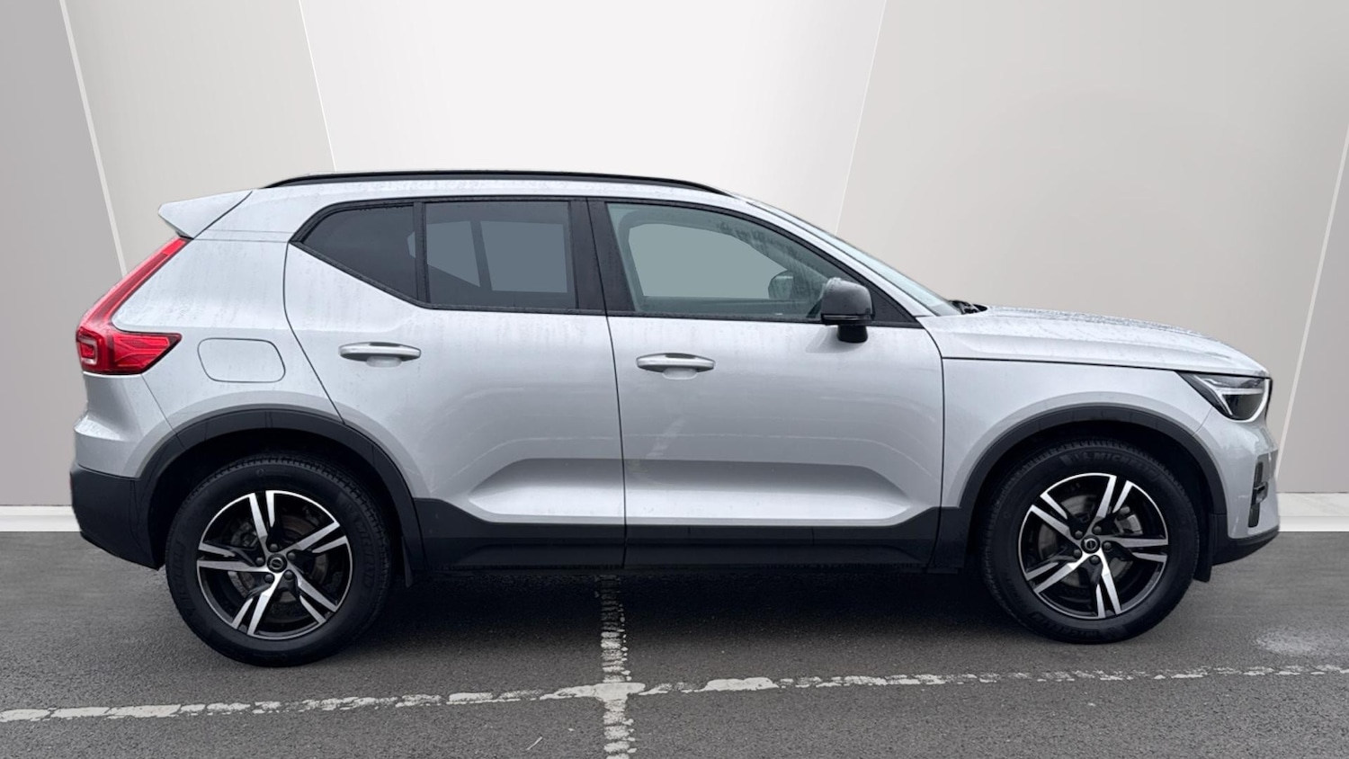 Used Volvo XC40 2023 for sale - 77965644: Photo 3