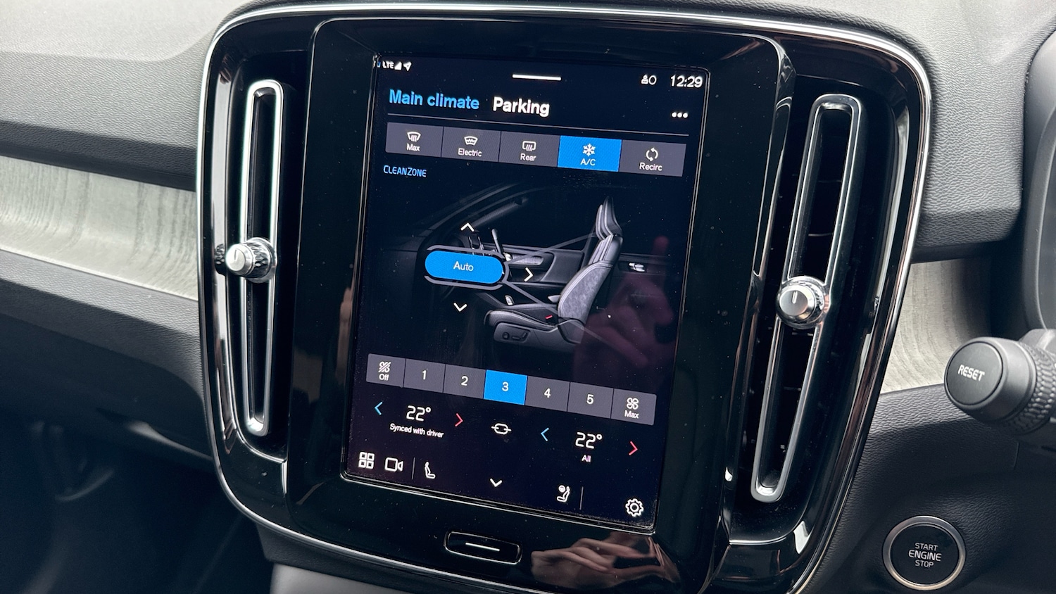 Used Volvo XC40 2023 for sale - 77965644: Photo 33