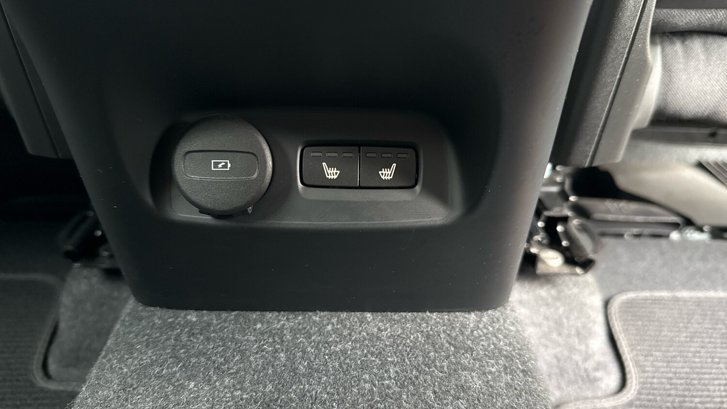 Used Volvo XC40 2023 for sale - 77965644: Photo 34