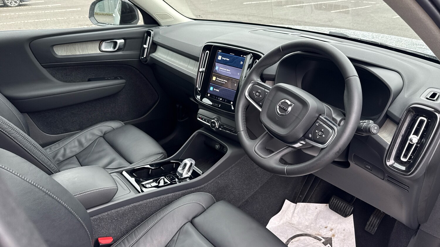 Used Volvo XC40 2023 for sale - 77965644: Photo 4