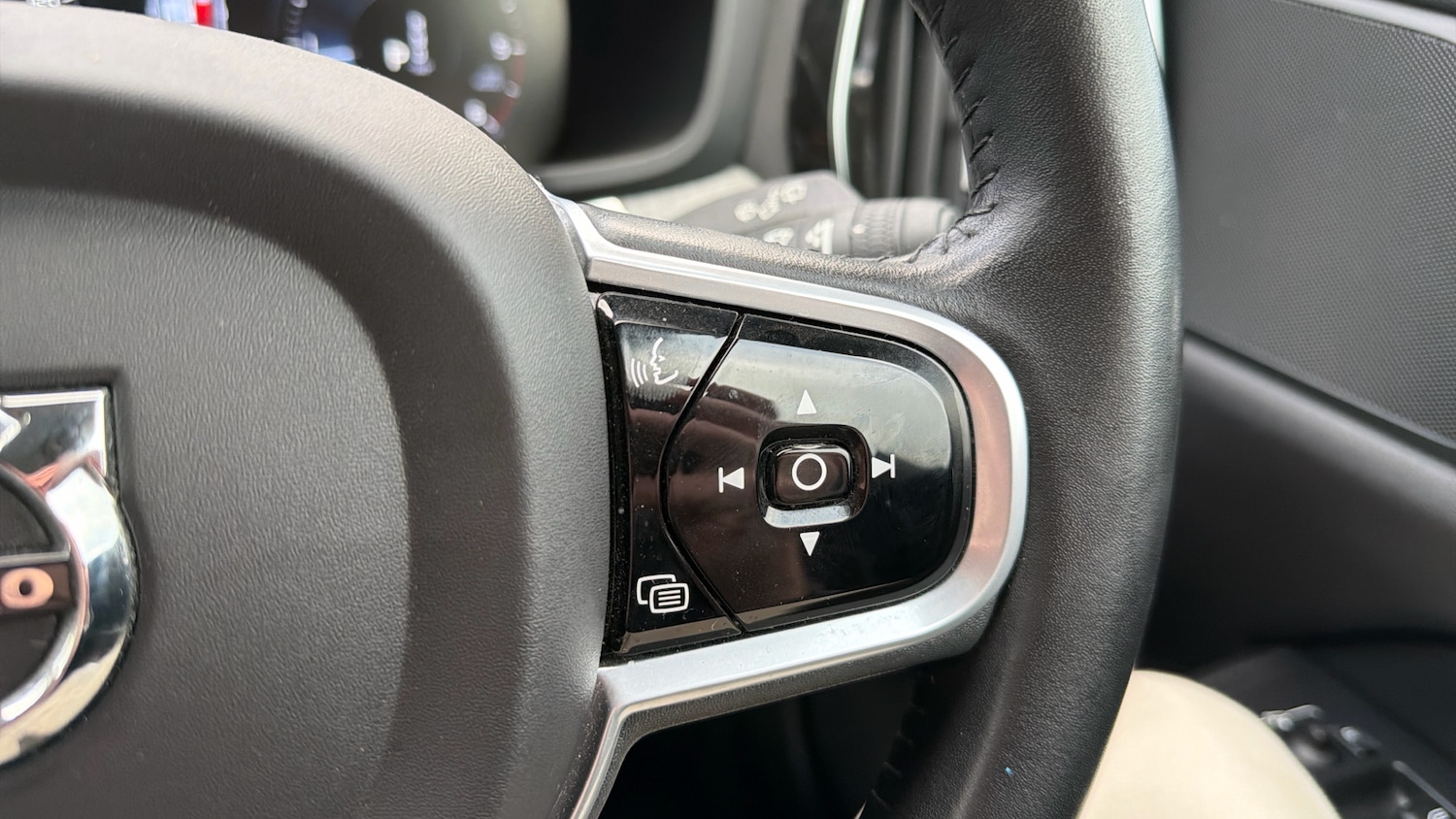 Used Volvo V60 2021 for sale - 76653203: Photo 20