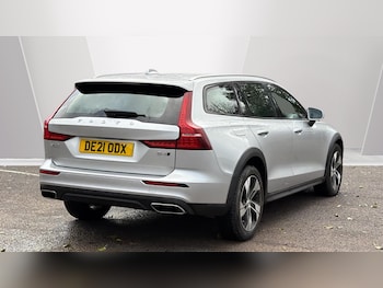 Used Volvo V60 2021 for sale - 76653203: Photo
