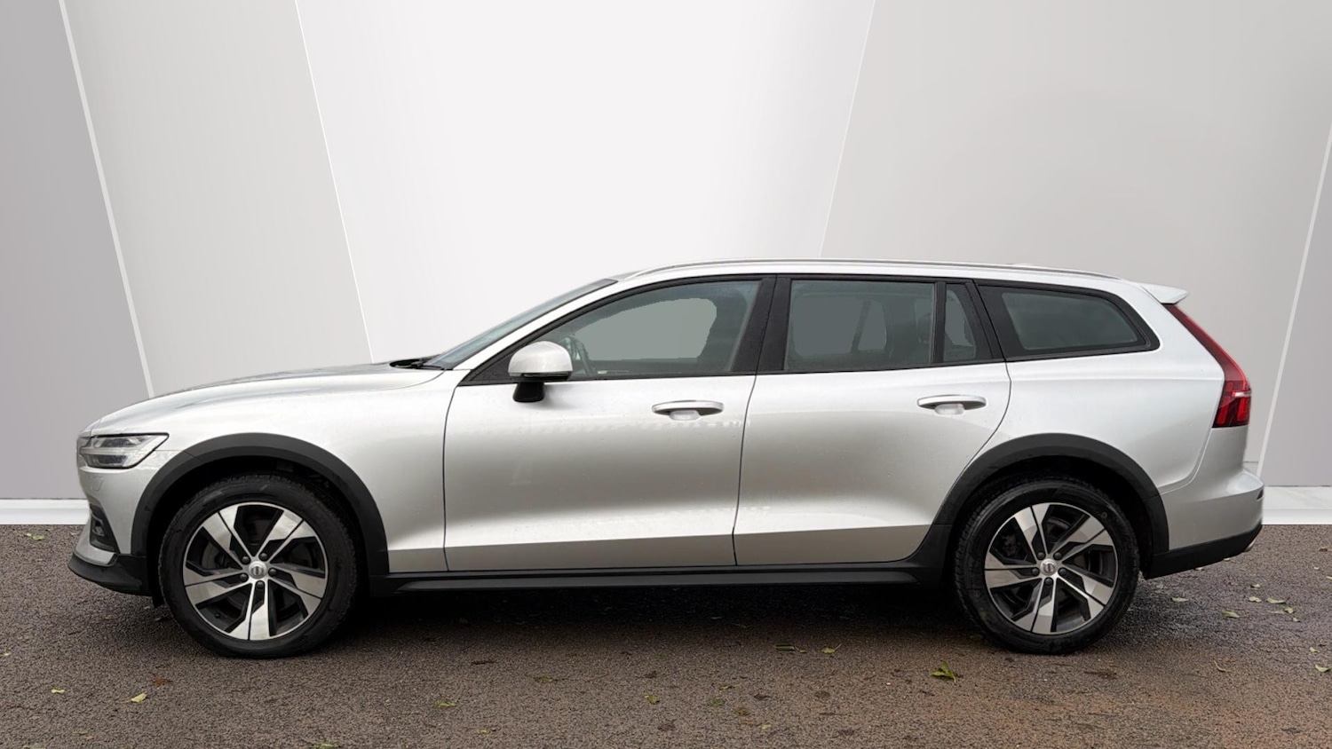 Used Volvo V60 2021 for sale - 76653203: Photo 3