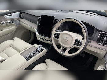 Used Volvo XC90 2025 for sale - 78344399: Photo