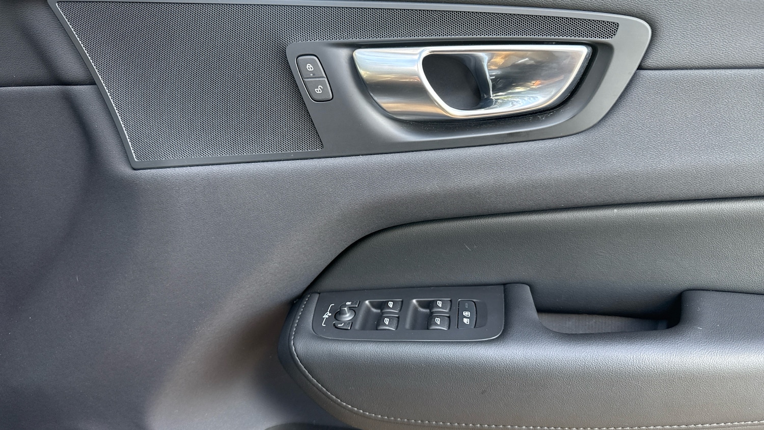 Used Volvo XC60 2023 for sale - 76653218: Photo 15