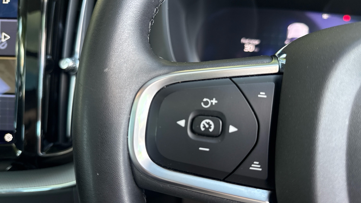 Used Volvo XC60 2023 for sale - 76653218: Photo 18