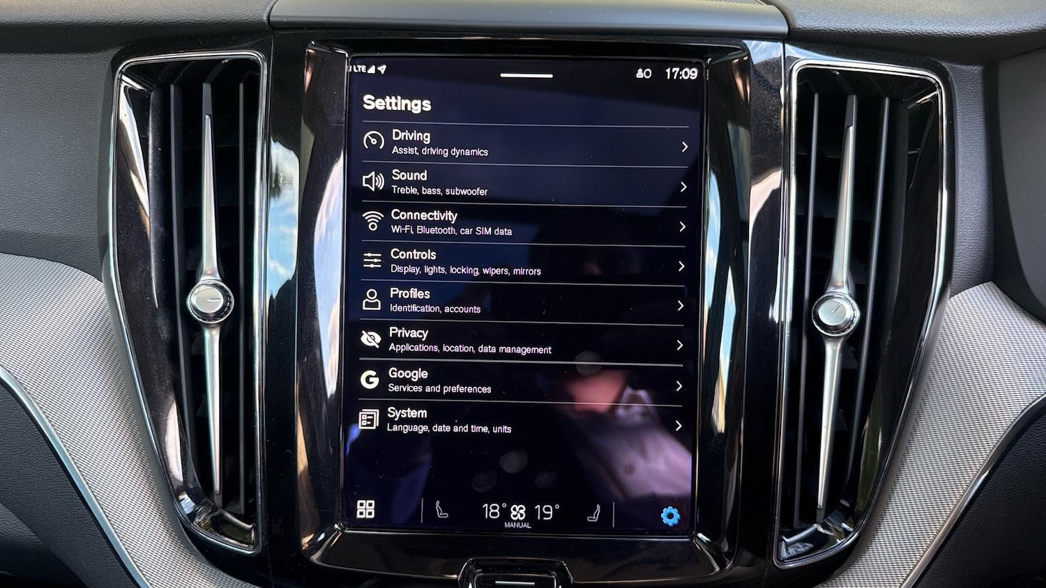 Used Volvo XC60 2023 for sale - 76653218: Photo 21