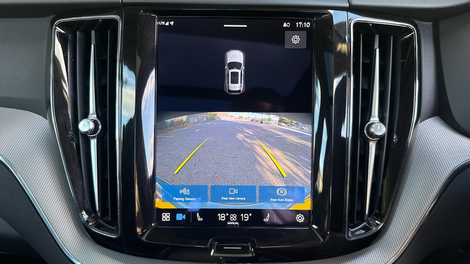 Used Volvo XC60 2023 for sale - 76653218: Photo 31