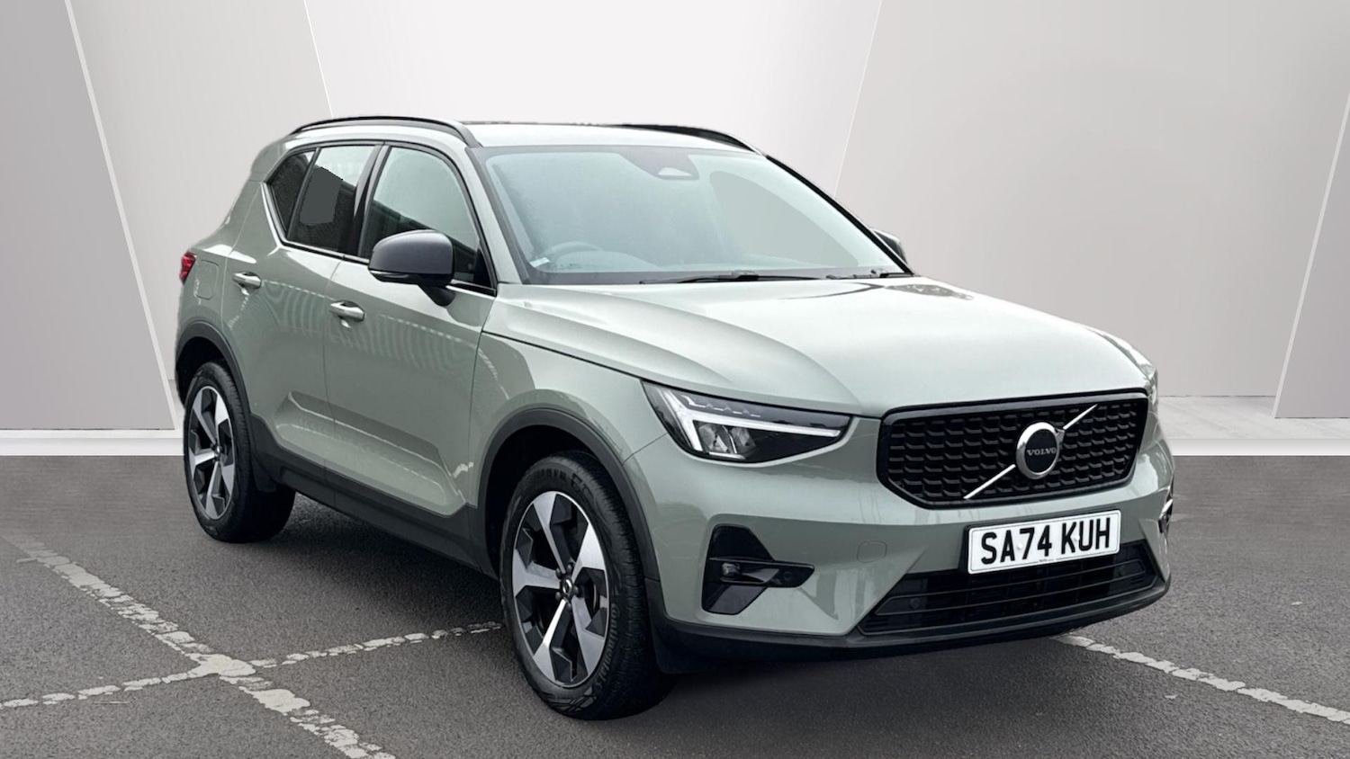 Used Volvo XC40 2024 for sale - 76653241: Photo 1