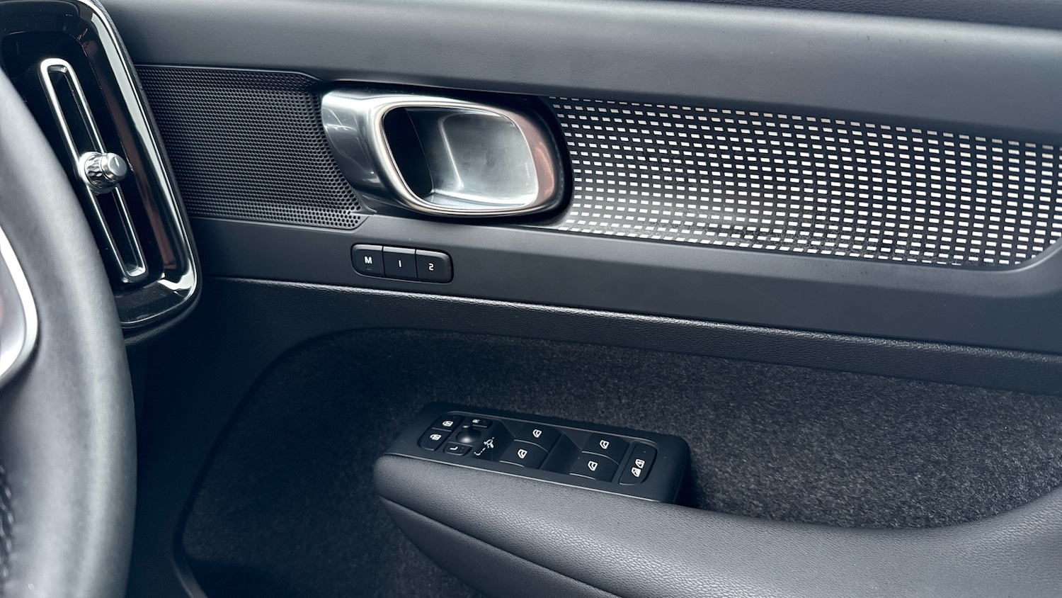 Used Volvo XC40 2024 for sale - 76653241: Photo 15