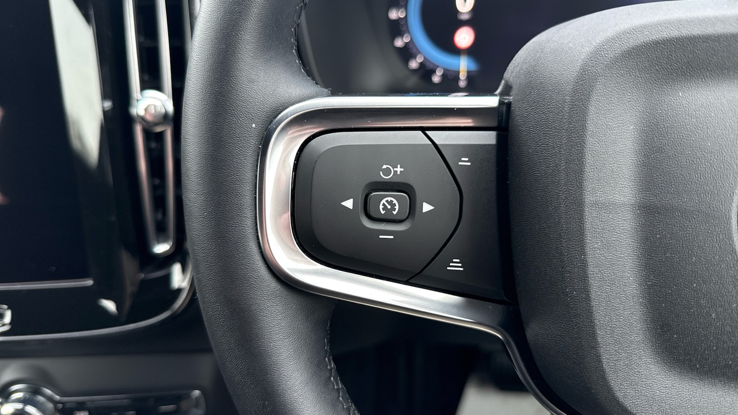 Used Volvo XC40 2024 for sale - 76653241: Photo 18