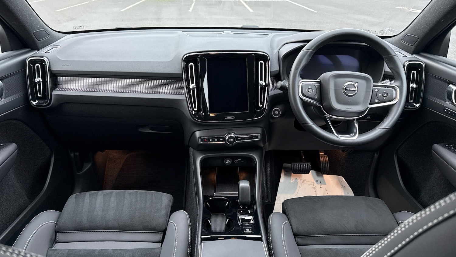 Used Volvo XC40 2024 for sale - 76653241: Photo 20