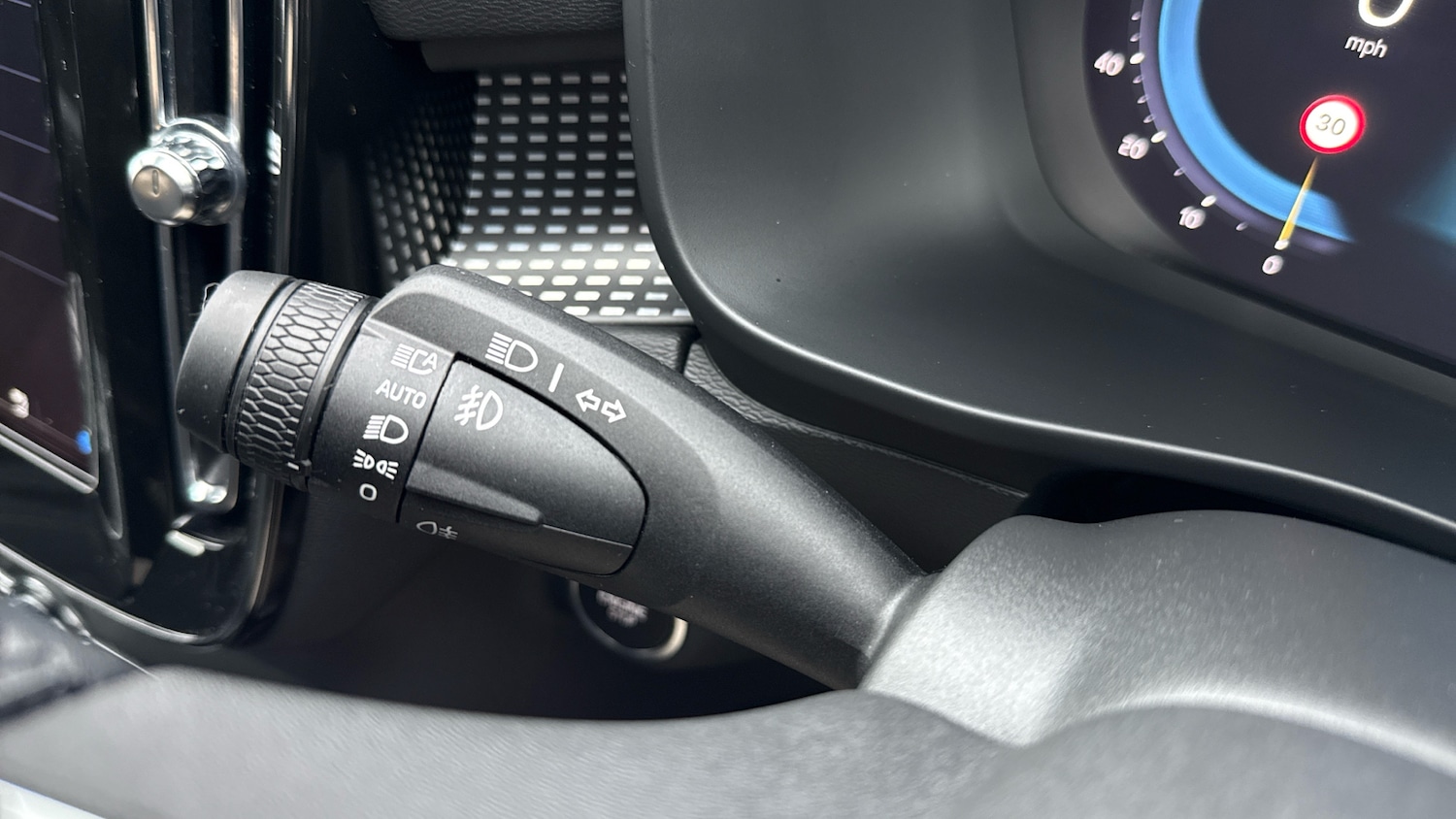 Used Volvo XC40 2024 for sale - 76653241: Photo 24