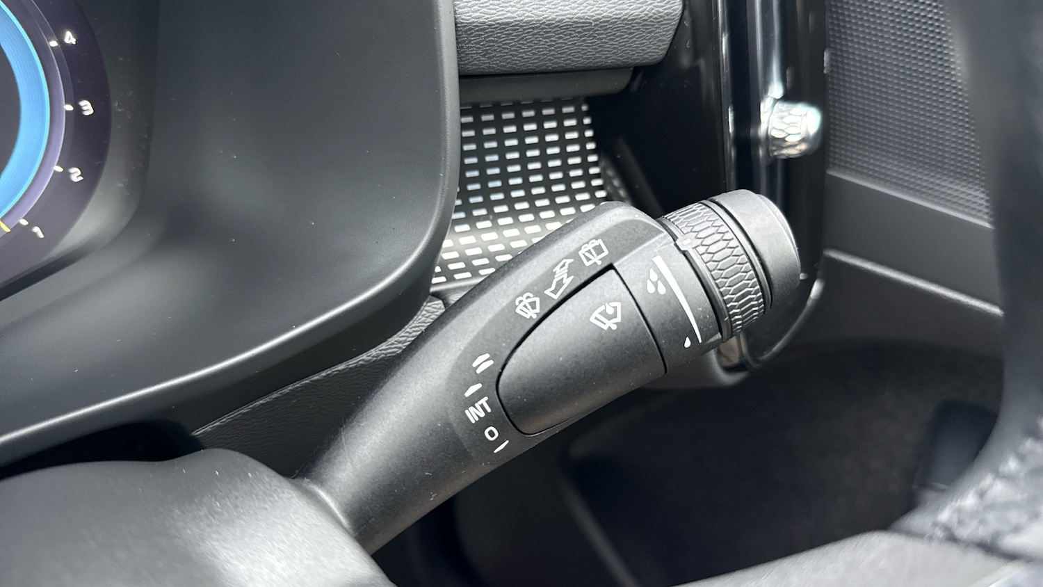 Used Volvo XC40 2024 for sale - 76653241: Photo 25