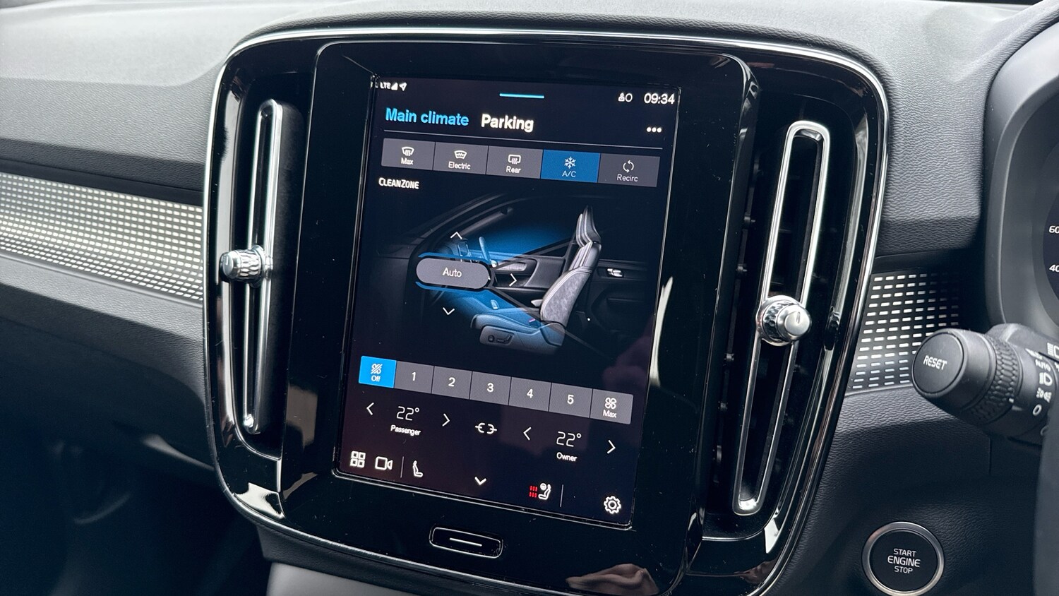 Used Volvo XC40 2024 for sale - 76653241: Photo 34