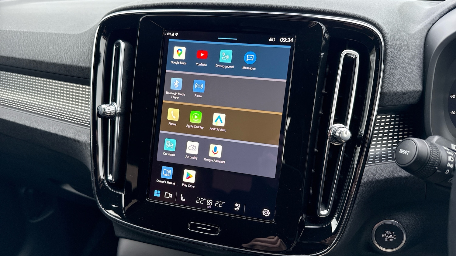 Used Volvo XC40 2024 for sale - 76653241: Photo 35