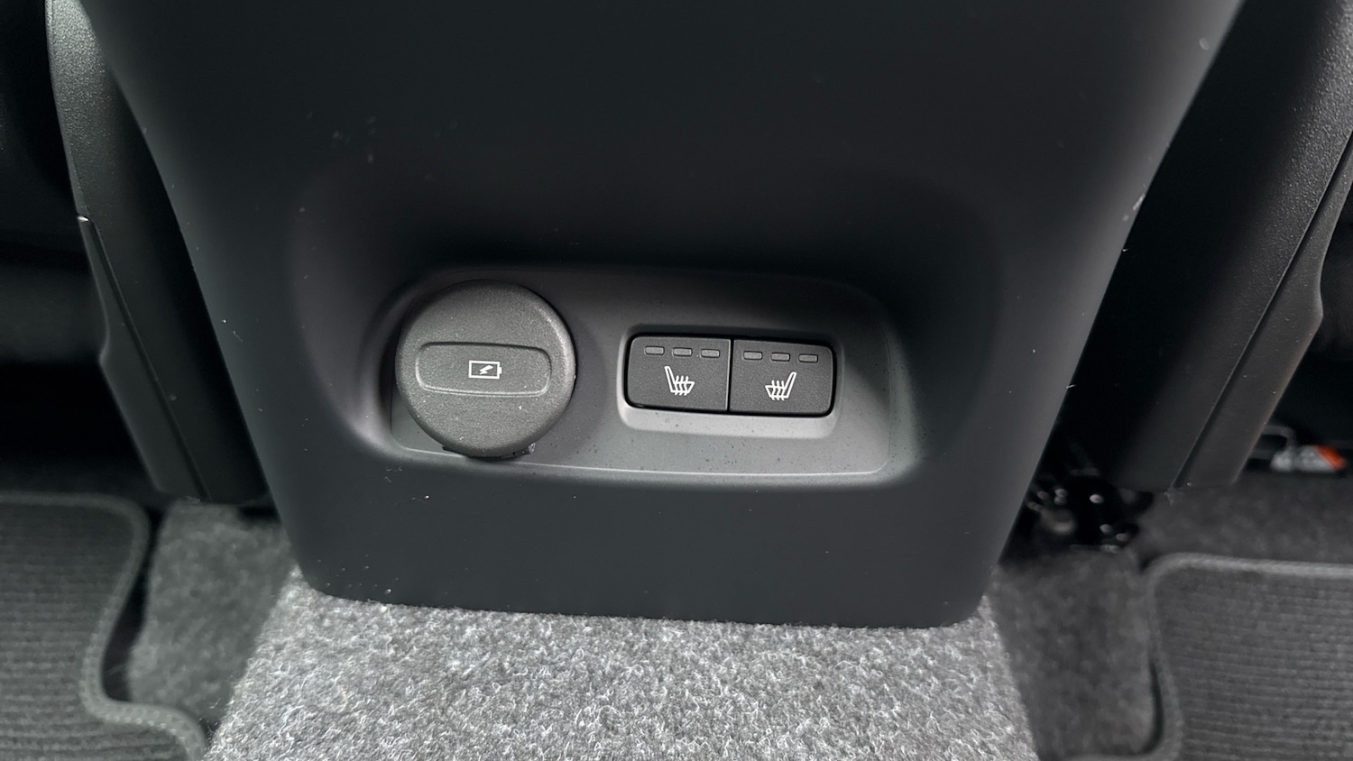 Used Volvo XC40 2024 for sale - 76653241: Photo 36