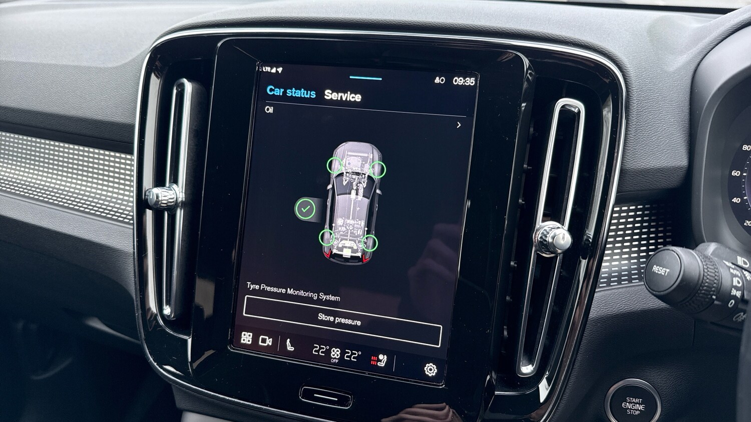 Used Volvo XC40 2024 for sale - 76653241: Photo 40