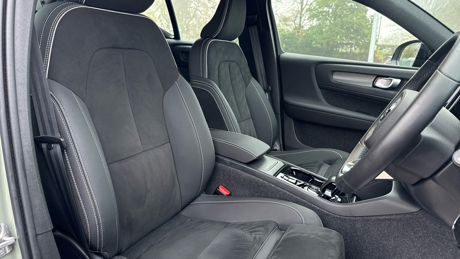 Used Volvo XC40 2024 for sale - 76653241: Photo 9