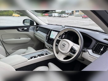 Used Volvo XC60 2024 for sale - 77718489: Photo