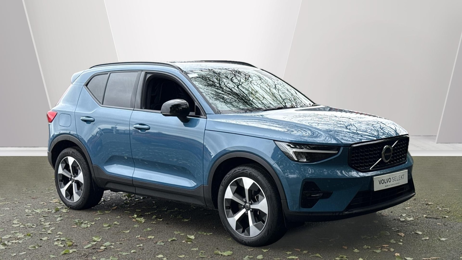 Used Volvo XC40 2025 for sale - 76653202: Photo 1