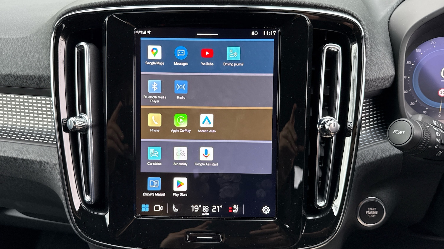 Used Volvo XC40 2025 for sale - 76653202: Photo 12