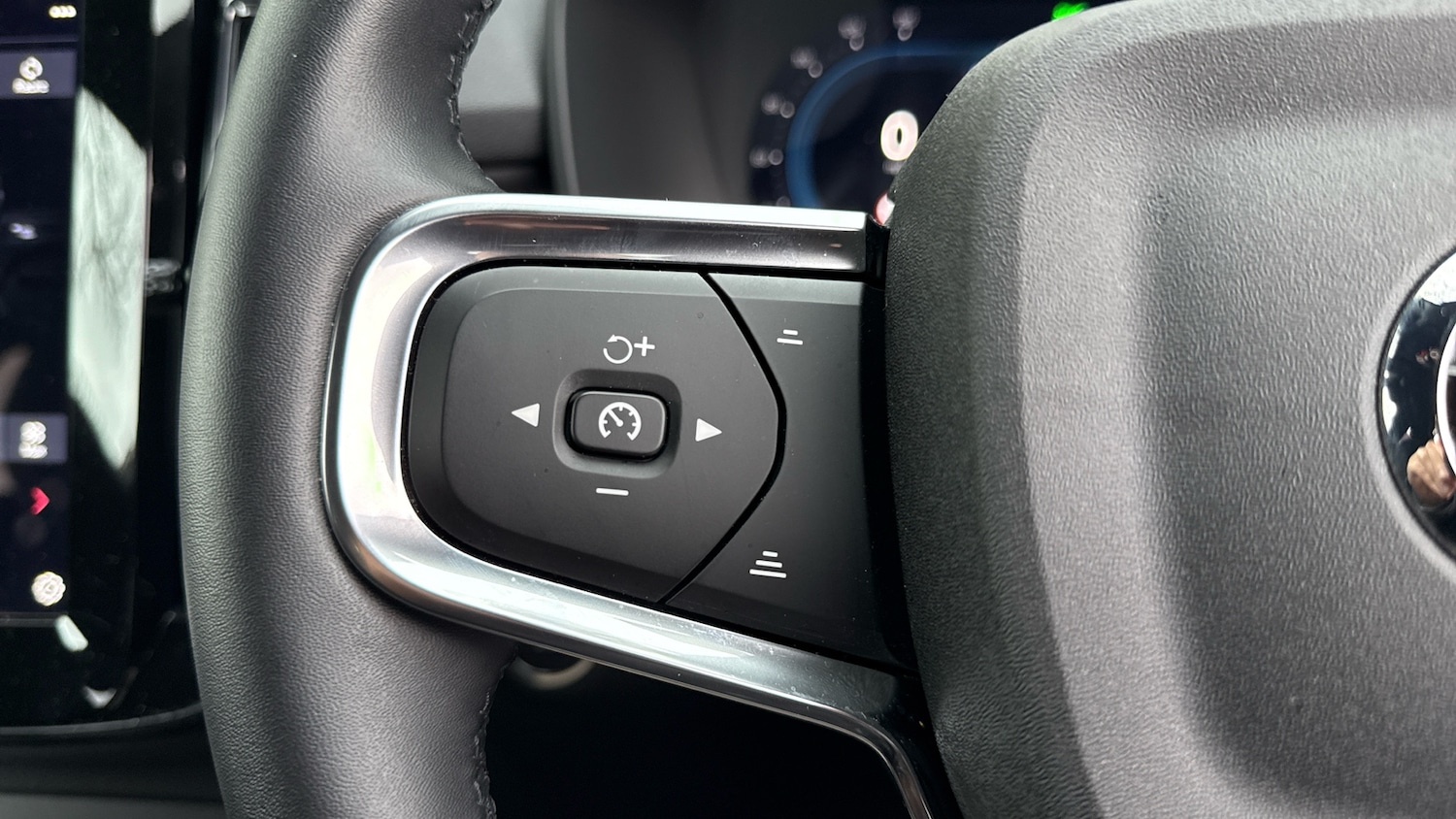 Used Volvo XC40 2025 for sale - 76653202: Photo 21