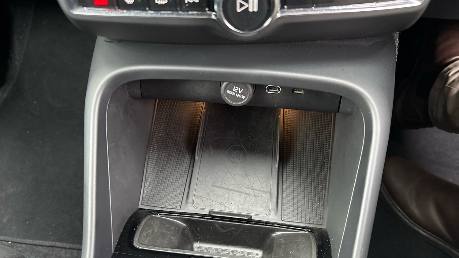 Used Volvo XC40 2025 for sale - 76653202: Photo 44