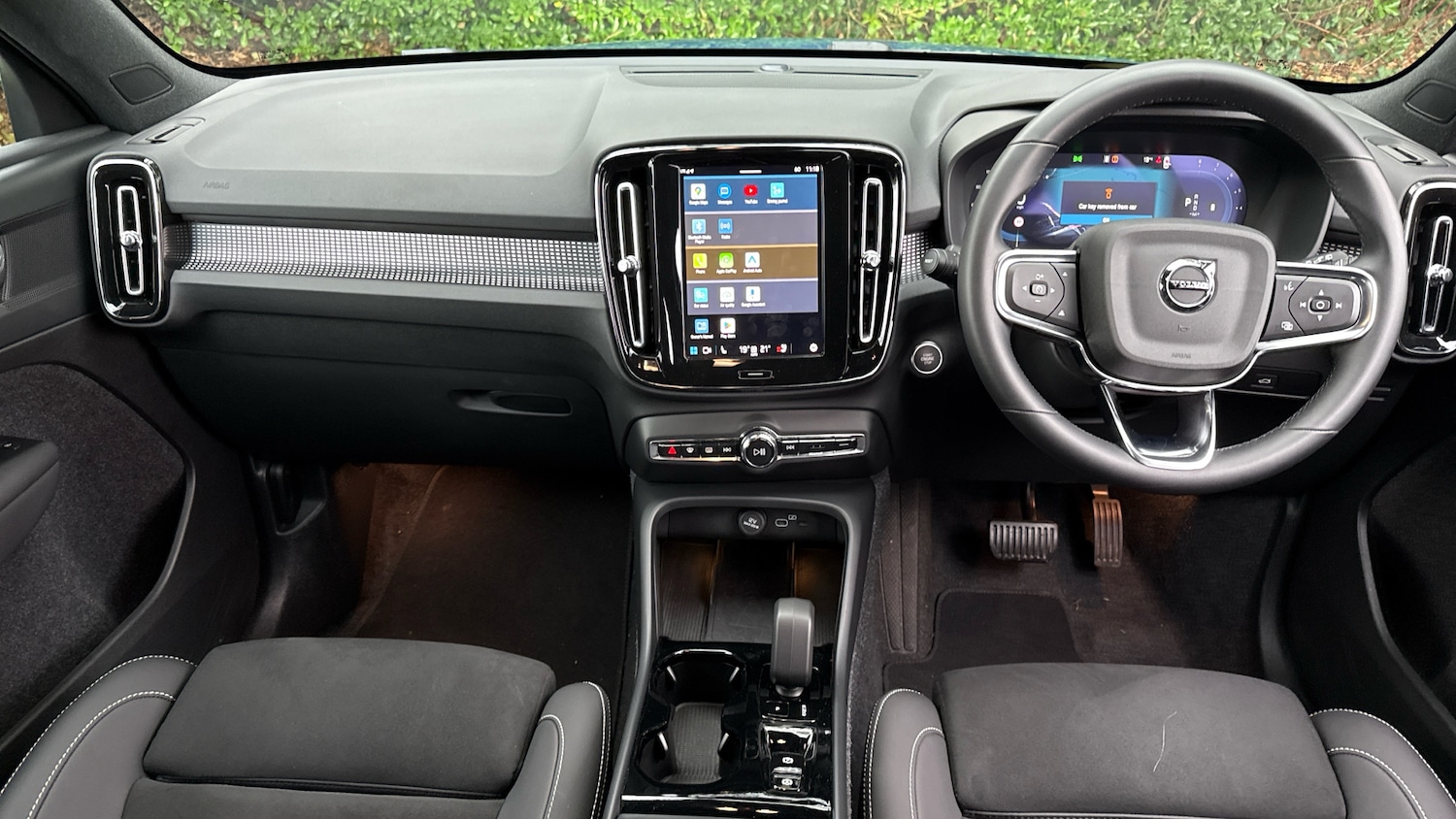 Used Volvo XC40 2025 for sale - 76653202: Photo 5