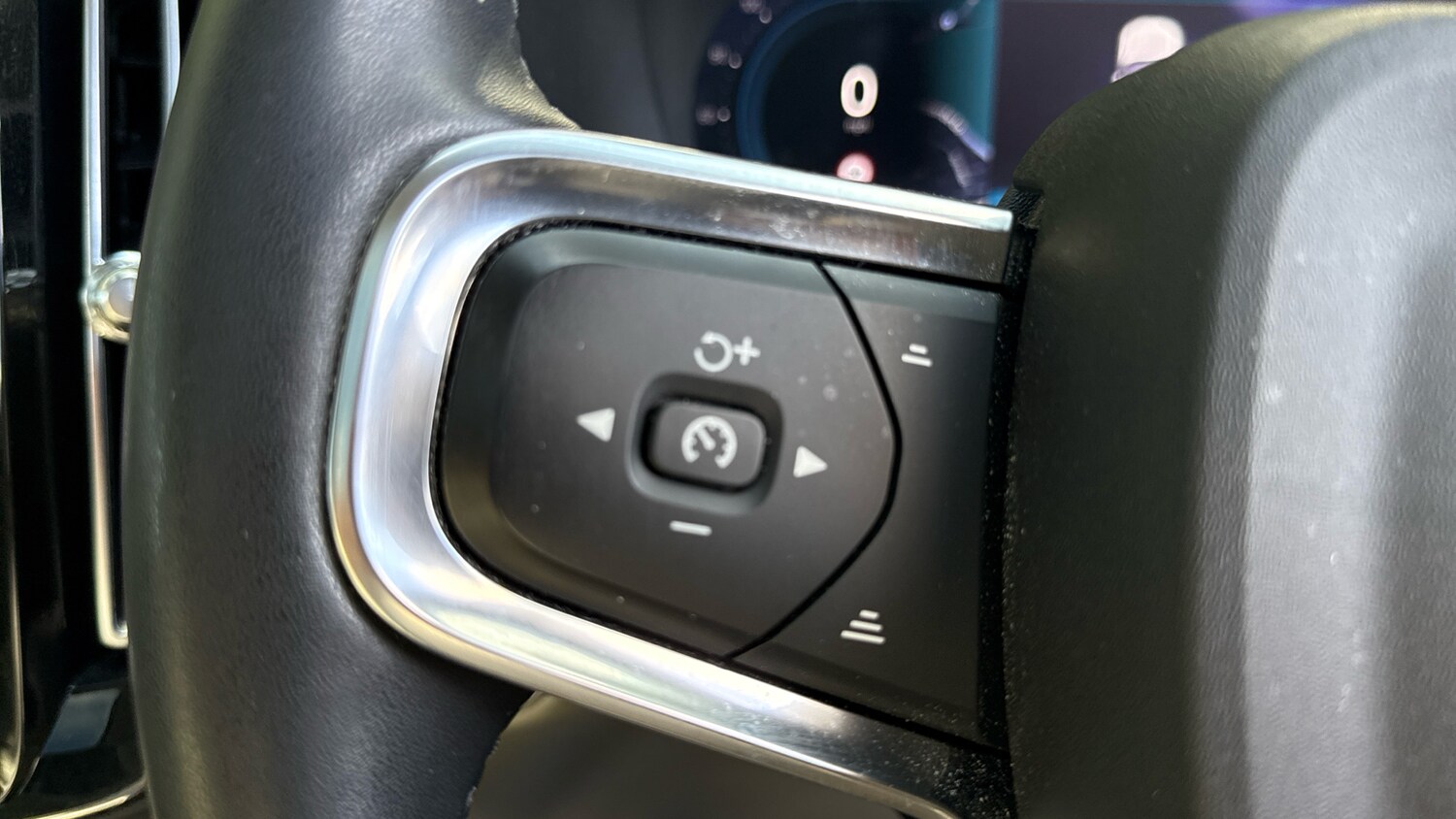 Used Volvo XC40 2022 for sale - 75895319: Photo 18