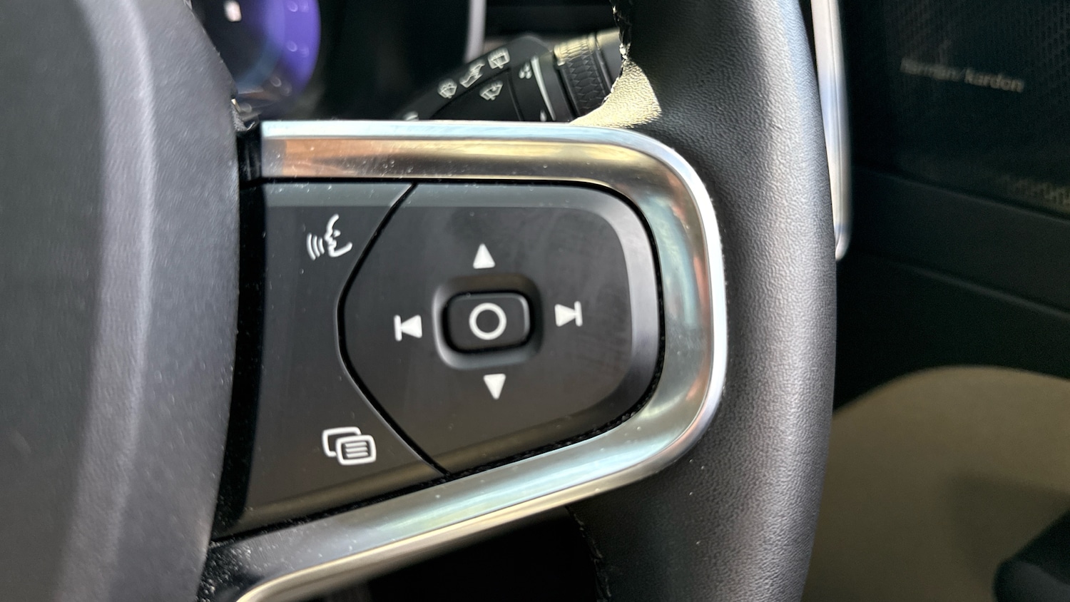 Used Volvo XC40 2022 for sale - 75895319: Photo 19