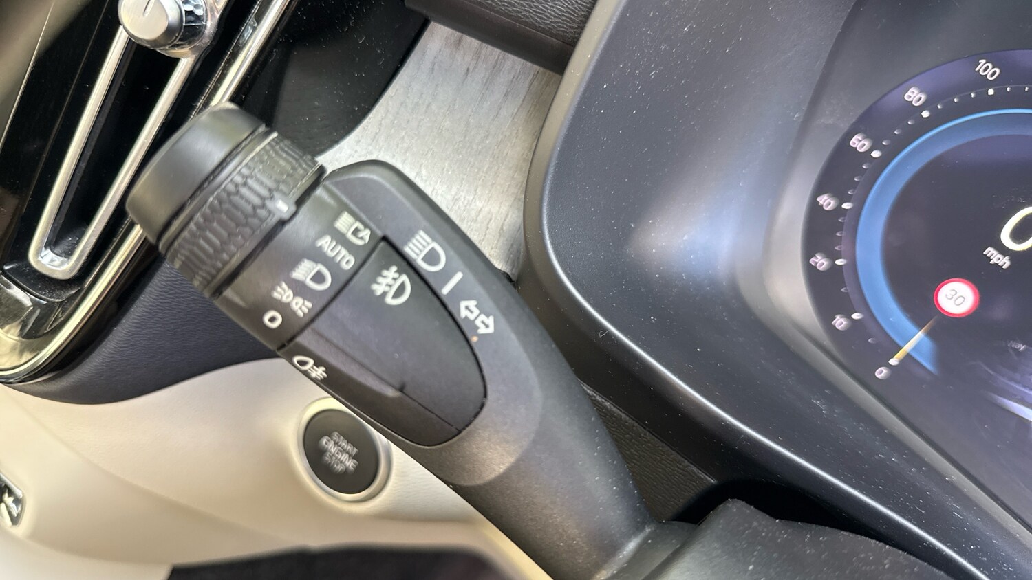 Used Volvo XC40 2022 for sale - 75895319: Photo 24