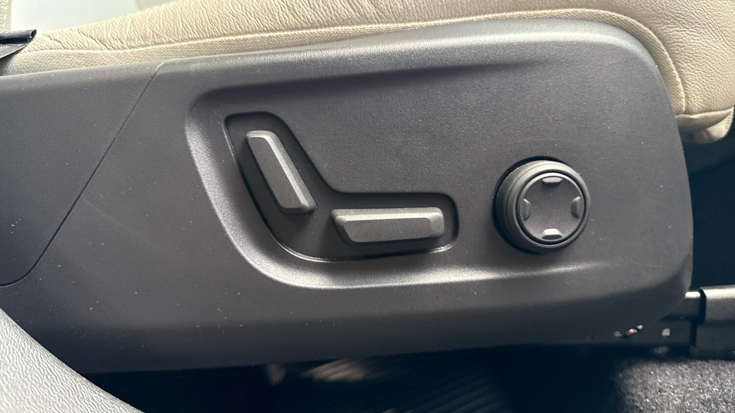 Used Volvo XC40 2022 for sale - 75895319: Photo 27