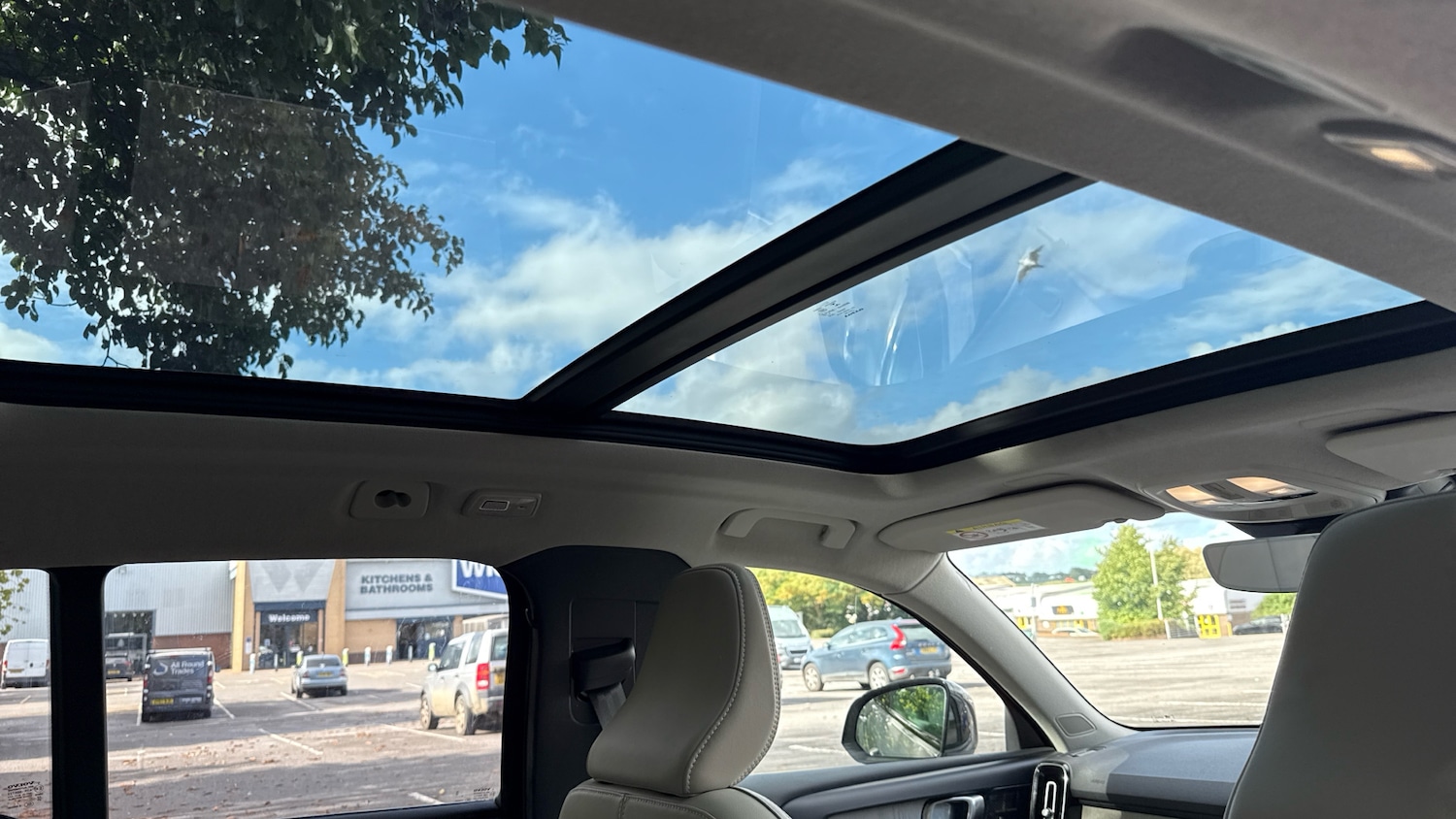 Used Volvo XC40 2022 for sale - 75895319: Photo 29