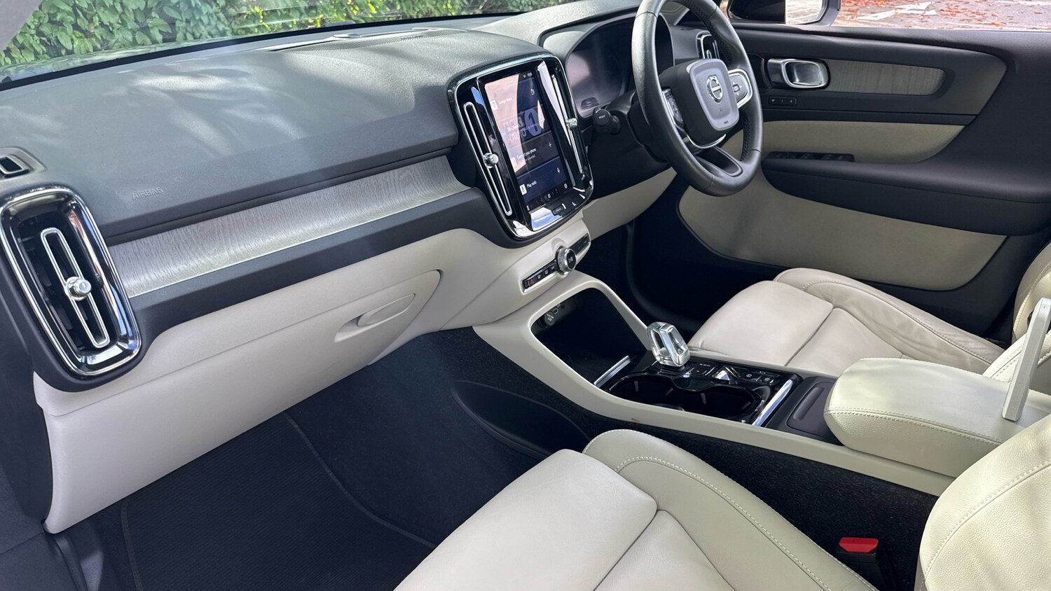 Used Volvo XC40 2022 for sale - 75895319: Photo 4