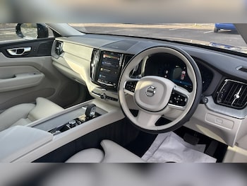 Used Volvo XC60 2024 for sale - 76653256: Photo